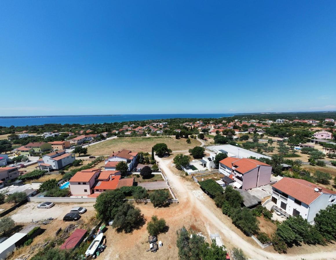 Apartments Jozic Peroj Exterior foto