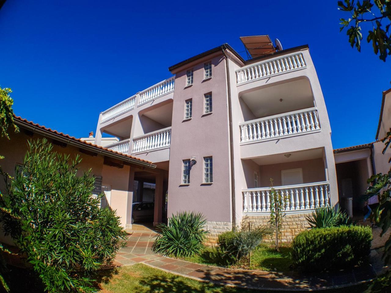 Apartments Jozic Peroj Exterior foto
