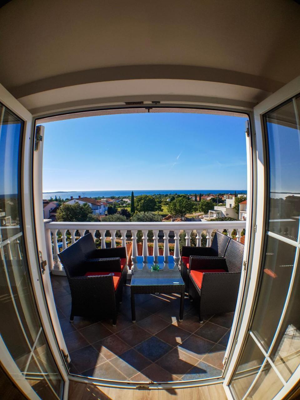 Apartments Jozic Peroj Exterior foto
